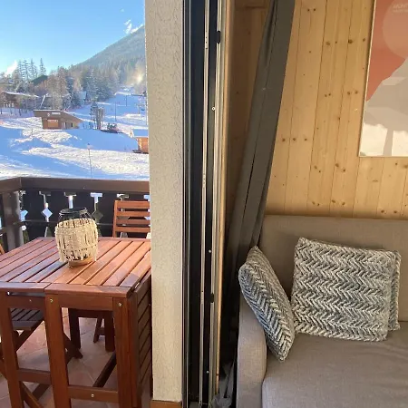 Cosy Ski In Out And Mt Blanc View Apartment